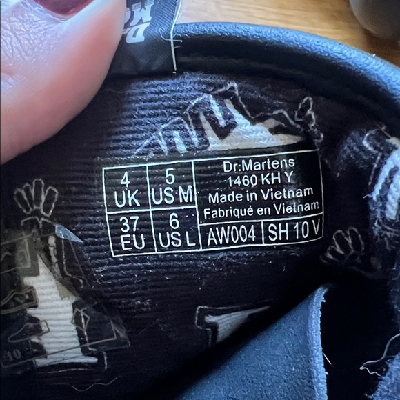 DR MARTEN X KEITH HARING COMBAT BOOTS - Picture 3 of 7